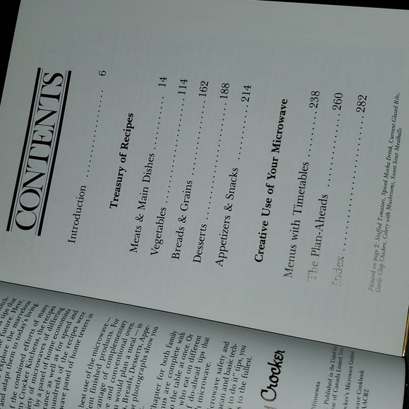 Vintage Betty Crocker's microwave cookbook circa 1981 Hardcover about 280 pages - Picture 3 of 12